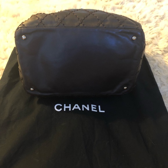 CHANEL Dark Brown Large Expandable Tote Vintage - Picture 2 of 6